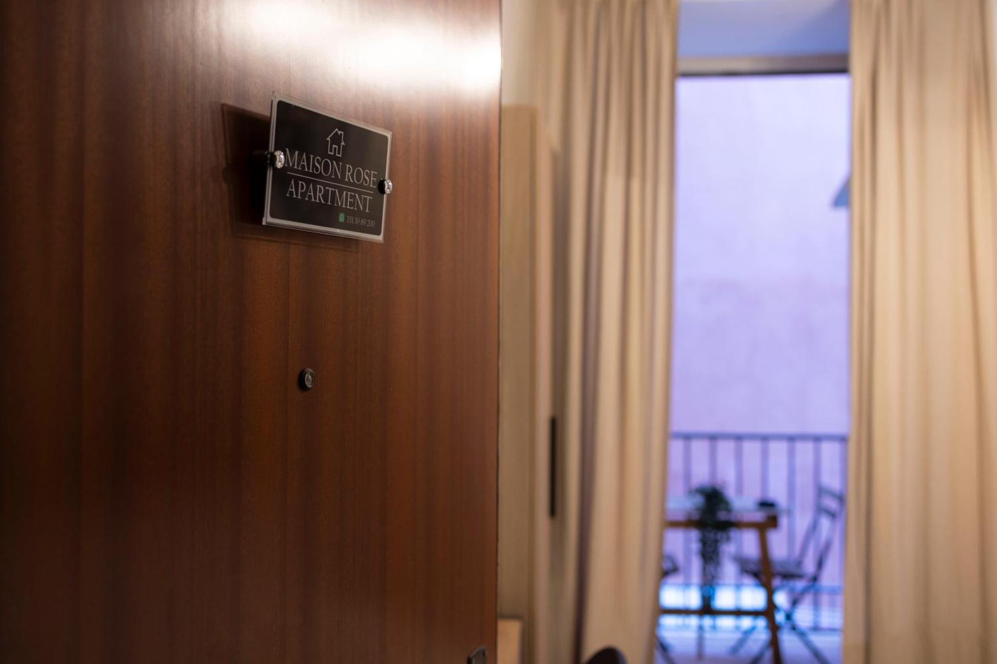 Maison Rose, Host Apartments Наполи Екстериор снимка